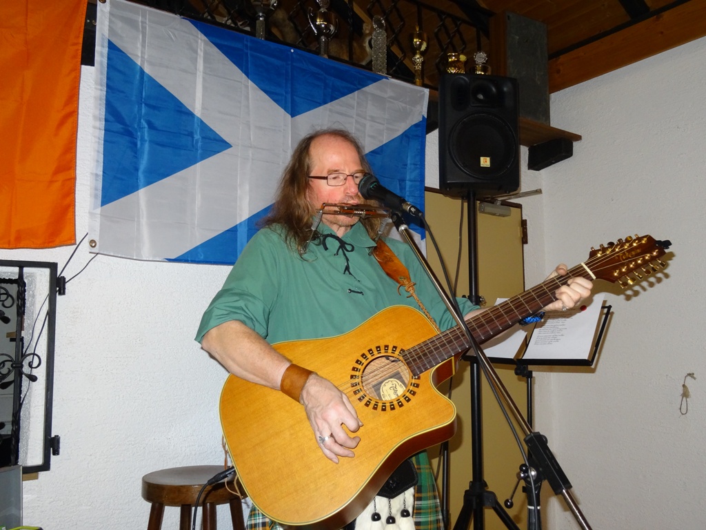 Sorgt für Stimmung und Unterhaltung - Singer und Songwriter Thomas Nature