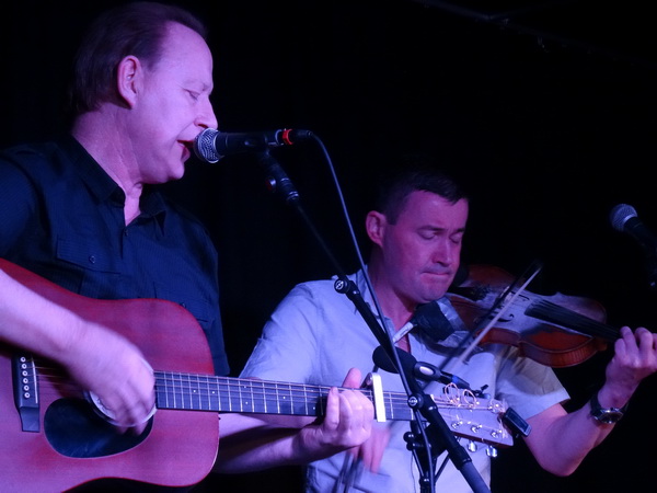 Stars der irischen Folk-Music-Szene  -  Brendan Monaghan und Fiddler Niall McClean