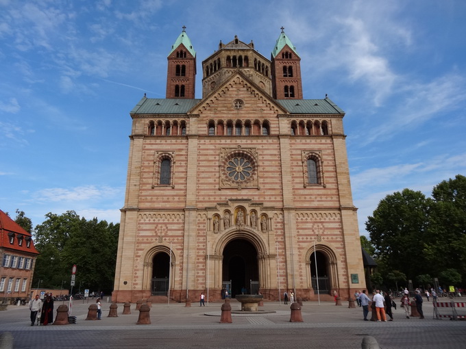 Kaiserwetter beim Kaiserdom in Speyer